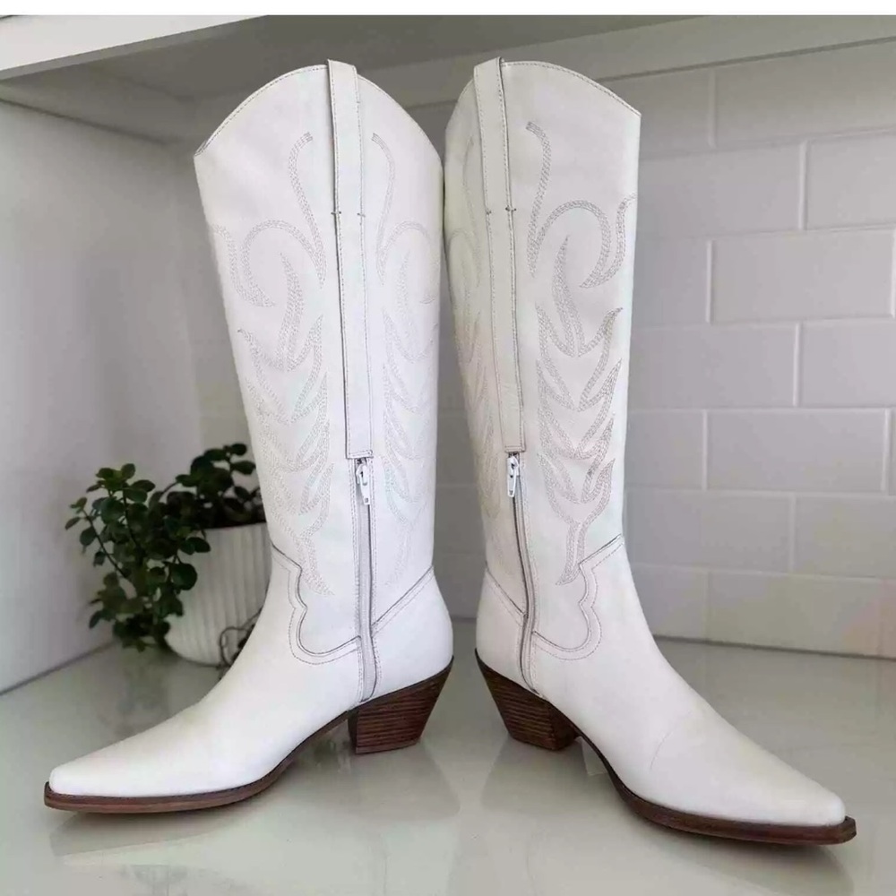 Agency Boot, Size 10, Genuine Leather, Designer Matisse White 2" Heel - Picture 4 of 13